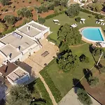 Clive With Trullo Matto דירה