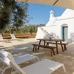 Clive With Trullo Matto Ostuni