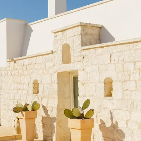 Clive With Trullo Matto Ostuni