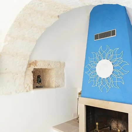 Clive With Trullo Matto Ostuni