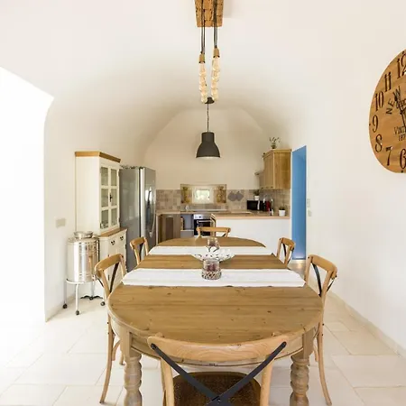 Clive With Trullo Matto Apartment