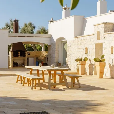 Clive With Trullo Matto * Ostuni