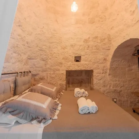 Clive With Trullo Matto Apartment *