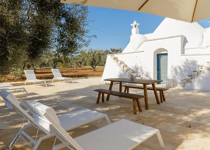 Clive With Trullo Matto Остуни