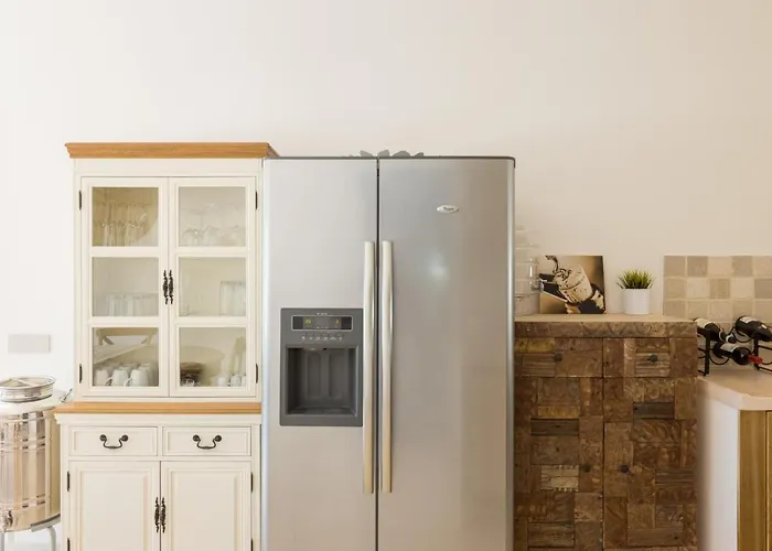 Clive With Trullo Matto Остуни