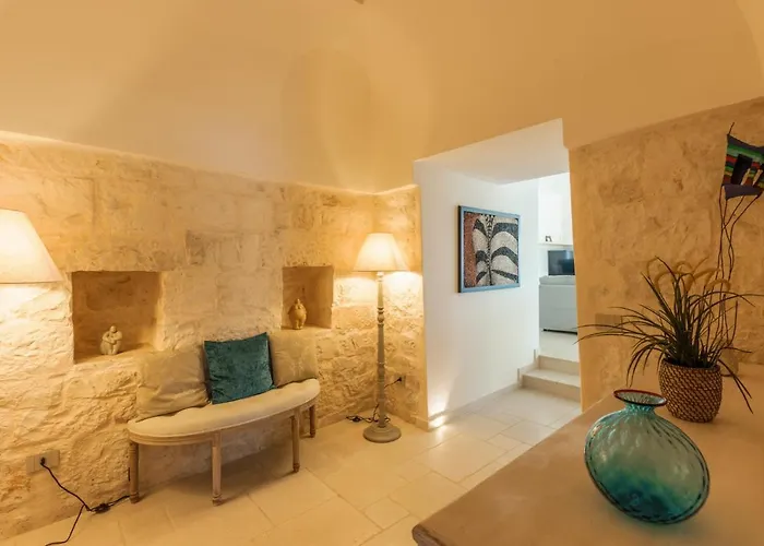 Clive With Trullo Matto Остуни