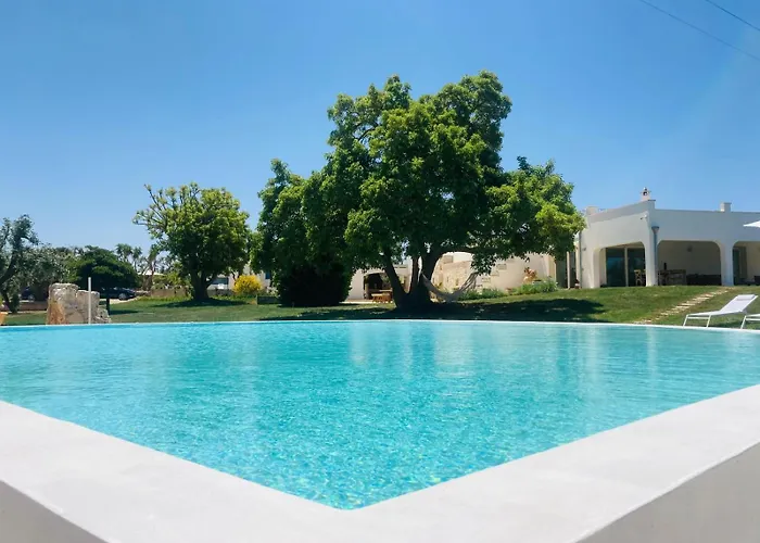 Clive With Trullo Matto * Остуни